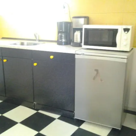 66 Auberge de jeunesse *